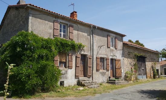 Property for Sale : 3 bedrooms House in AUGIGNAC. Price: 123 000 €