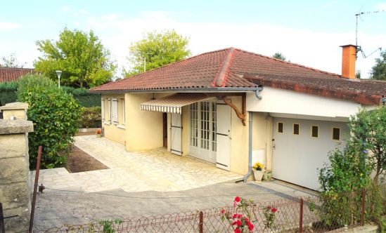 Property for Sale : 2 bedrooms House in NONTRON. Price: 138 000 €