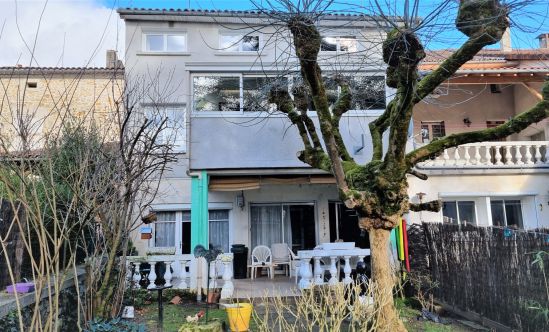 Property for Sale : 4 bedrooms House in JAVERLHAC-ET-LA-CHAPELLE-SAINT. Price: 159 000 €